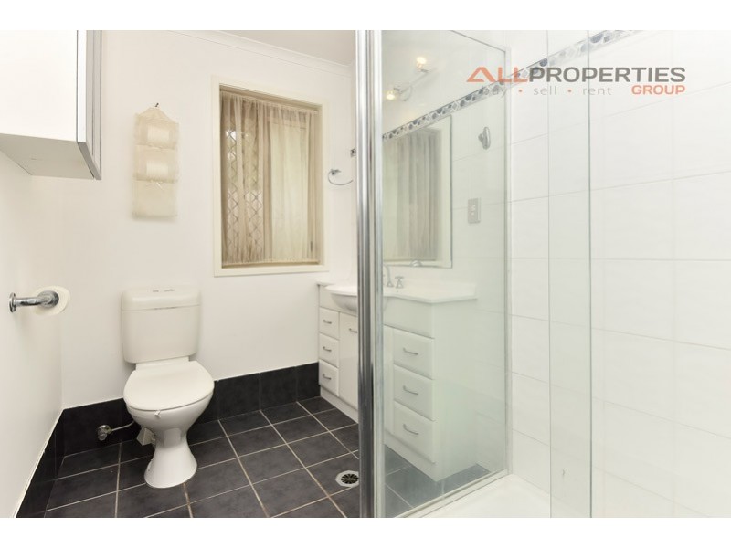 110 BOTTLEBRUSH DRIVE, Regents Park QLD 4118