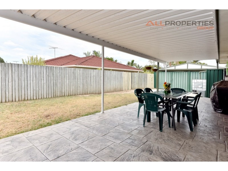 110 BOTTLEBRUSH DRIVE, Regents Park QLD 4118