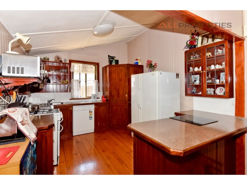 13 Stuart Street, Eastern Heights QLD 4305