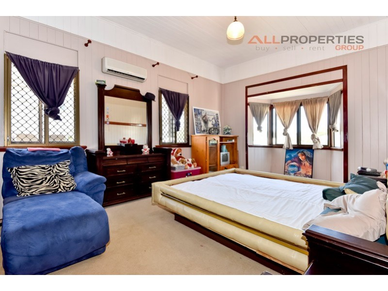 13 Stuart Street, Eastern Heights QLD 4305