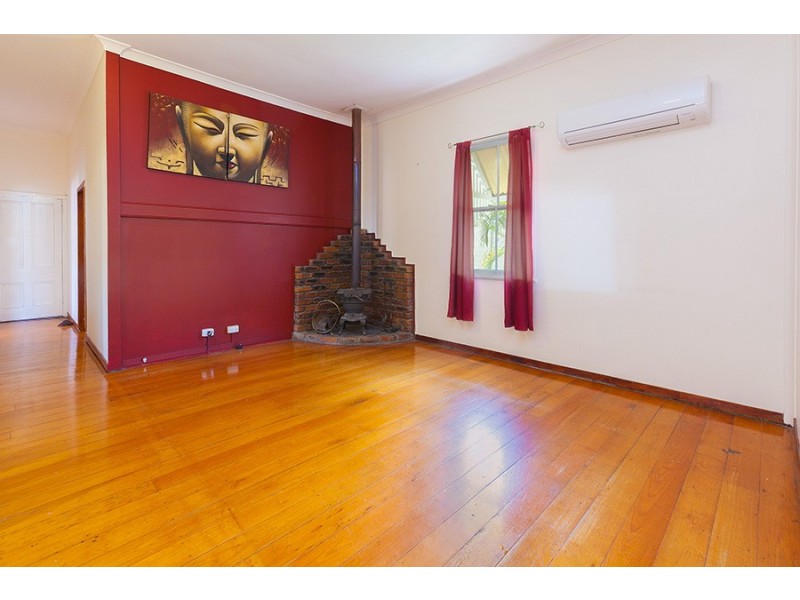 3 Moffatt Street, Ipswich QLD 4305