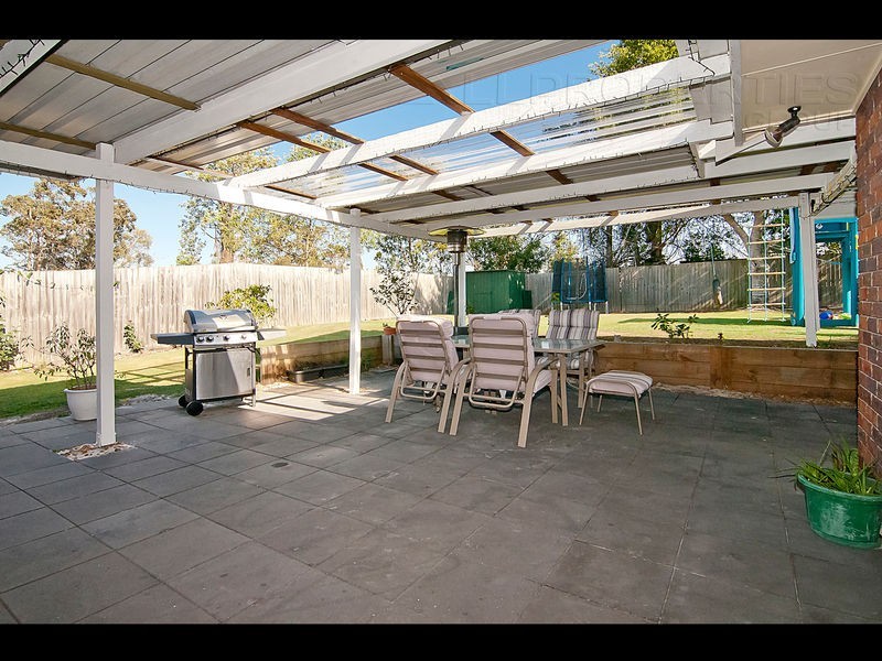 13 Dorachus Drive, Regents Park QLD 4118