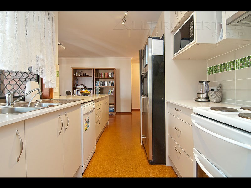 13 Dorachus Drive, Regents Park QLD 4118