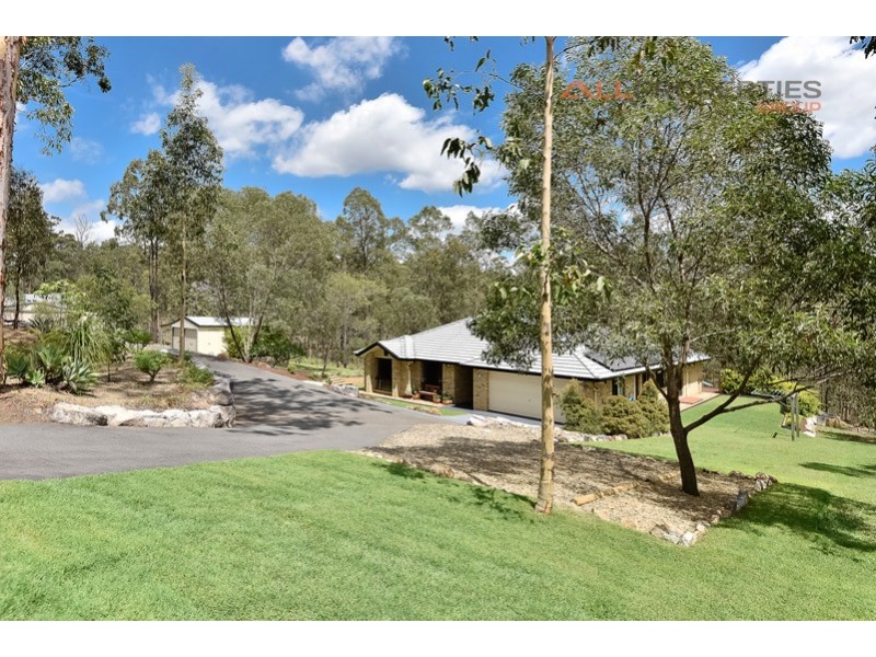 454 Bellbird Dr, Greenbank QLD 4124