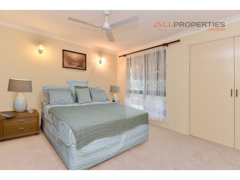 9 PAVON STREET, Regents Park QLD 4118