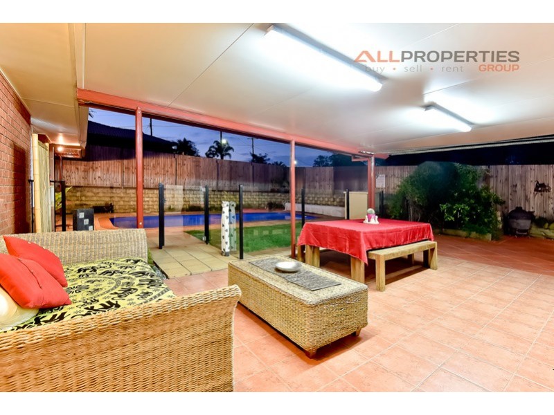 1 OLIVIA CT, Regents Park QLD 4118
