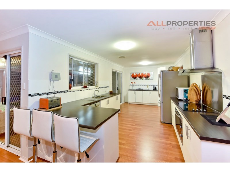 1 OLIVIA CT, Regents Park QLD 4118