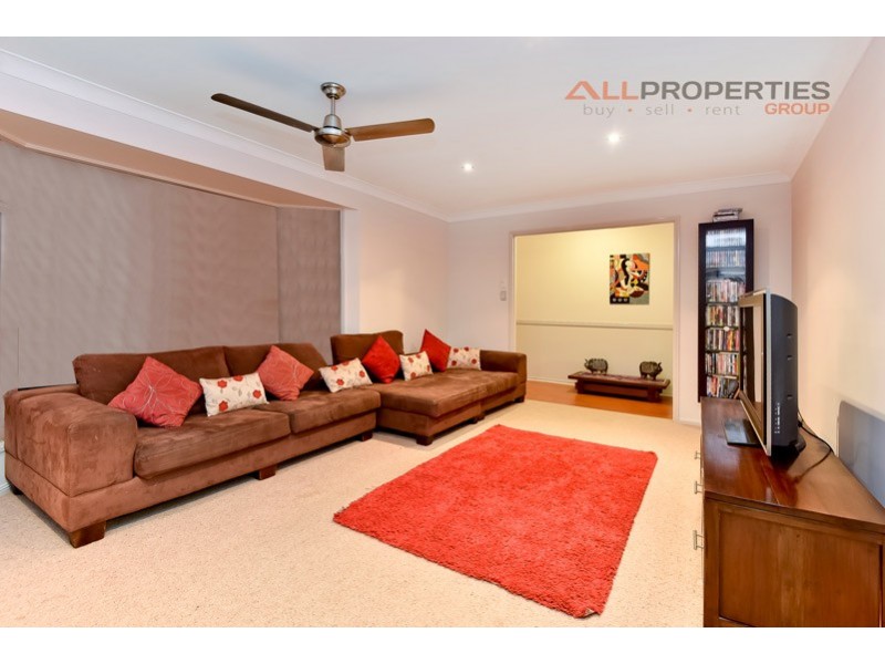 1 OLIVIA CT, Regents Park QLD 4118