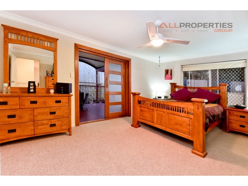 1 OLIVIA CT, Regents Park QLD 4118