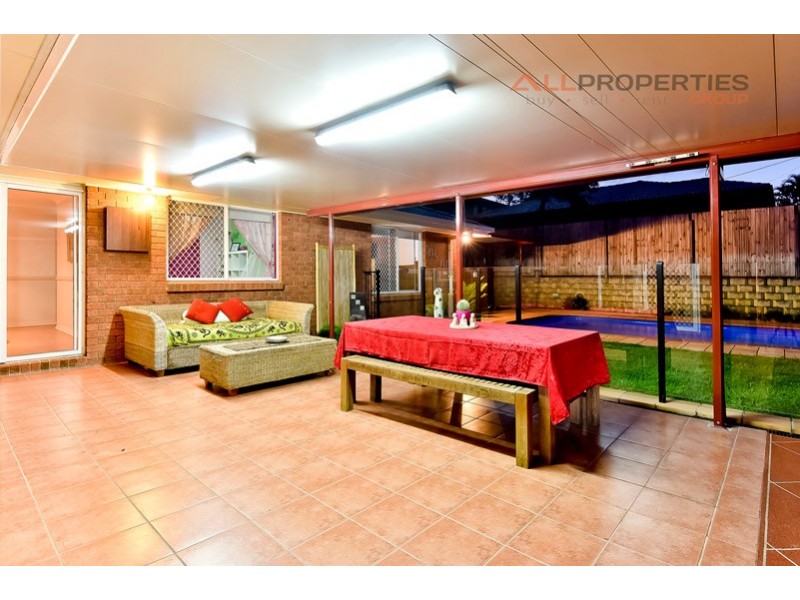 1 OLIVIA CT, Regents Park QLD 4118