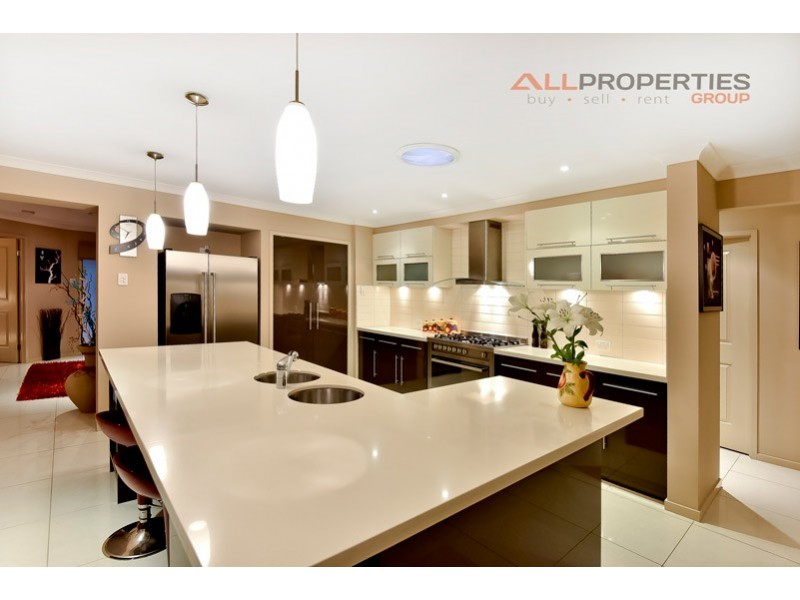 8 Honeywood Ct, Springfield QLD 4300