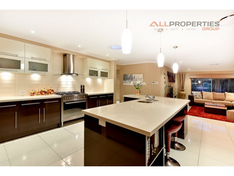 8 Honeywood Ct, Springfield QLD 4300