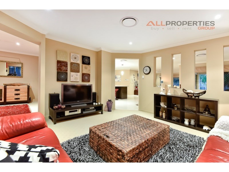 8 Honeywood Ct, Springfield QLD 4300