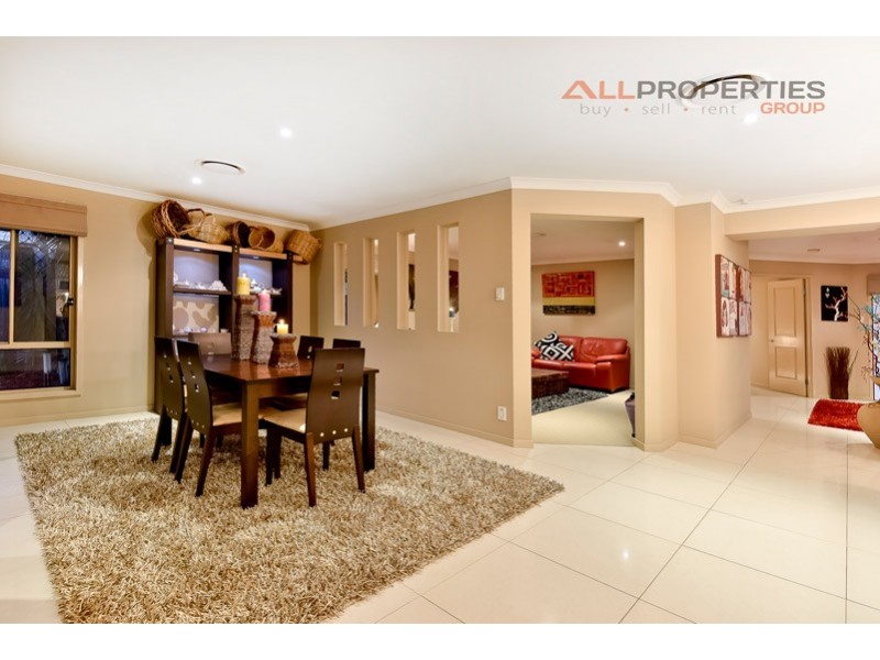 8 Honeywood Ct, Springfield QLD 4300