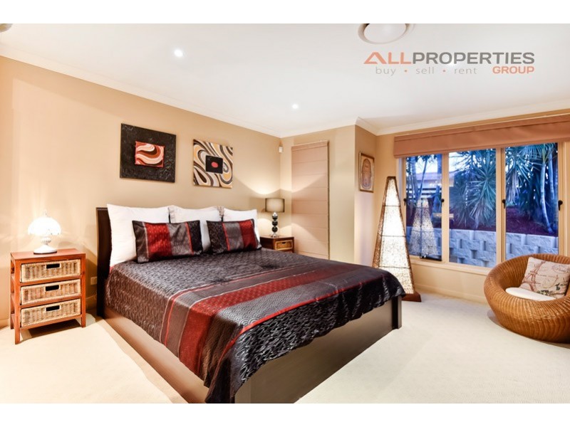 8 Honeywood Ct, Springfield QLD 4300