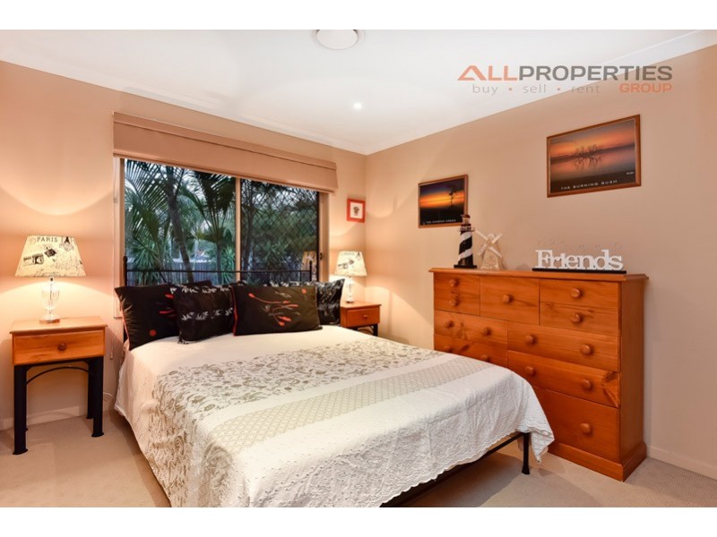 8 Honeywood Ct, Springfield QLD 4300