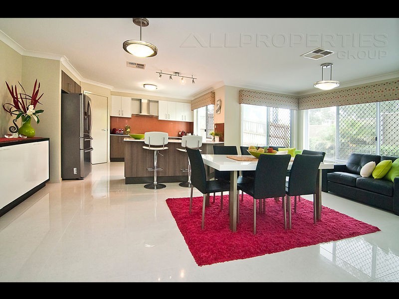 63 Juniper Street, Heathwood QLD 4110