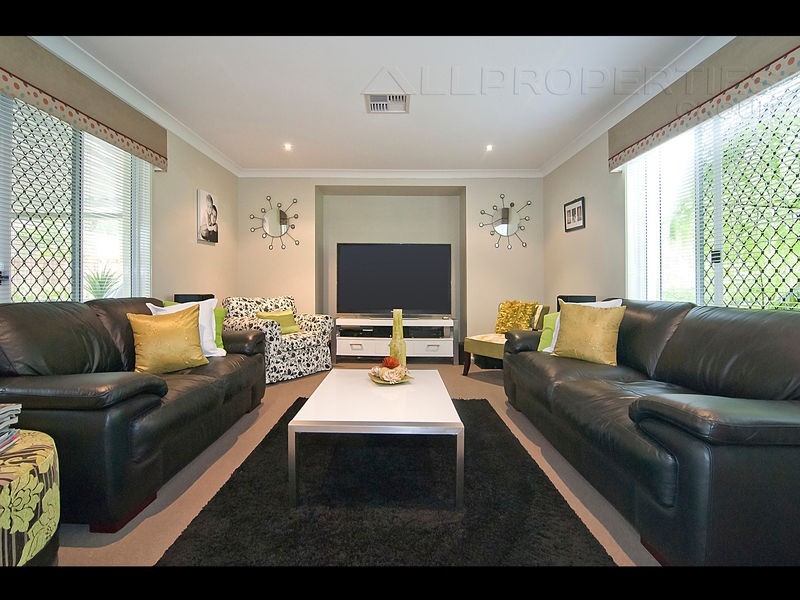 63 Juniper Street, Heathwood QLD 4110