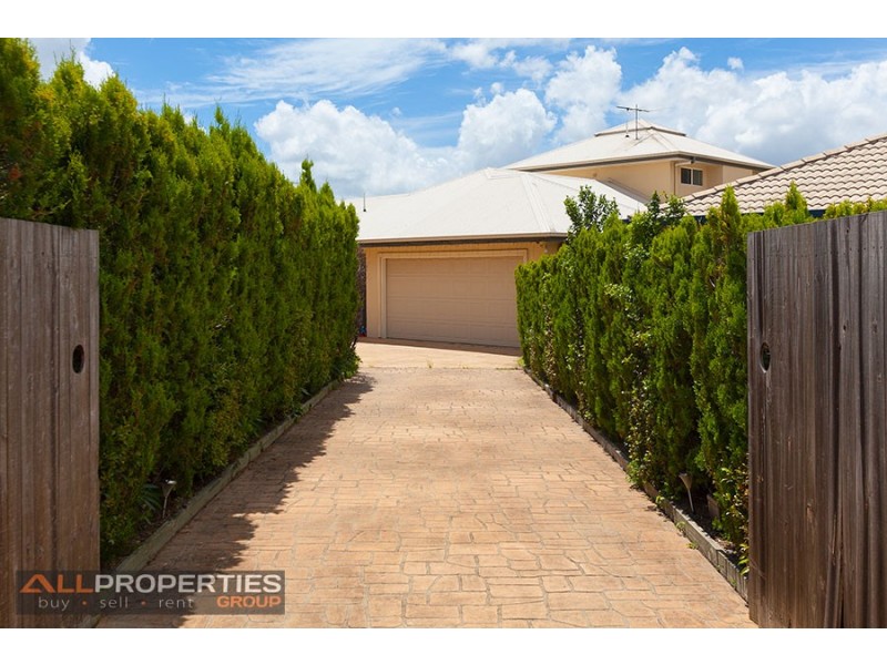 7 Bronte Place, Parkinson QLD 4115