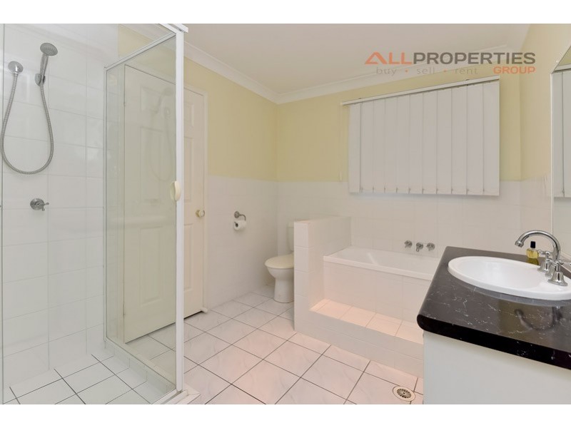57 Conifer Street, Hillcrest QLD 4118
