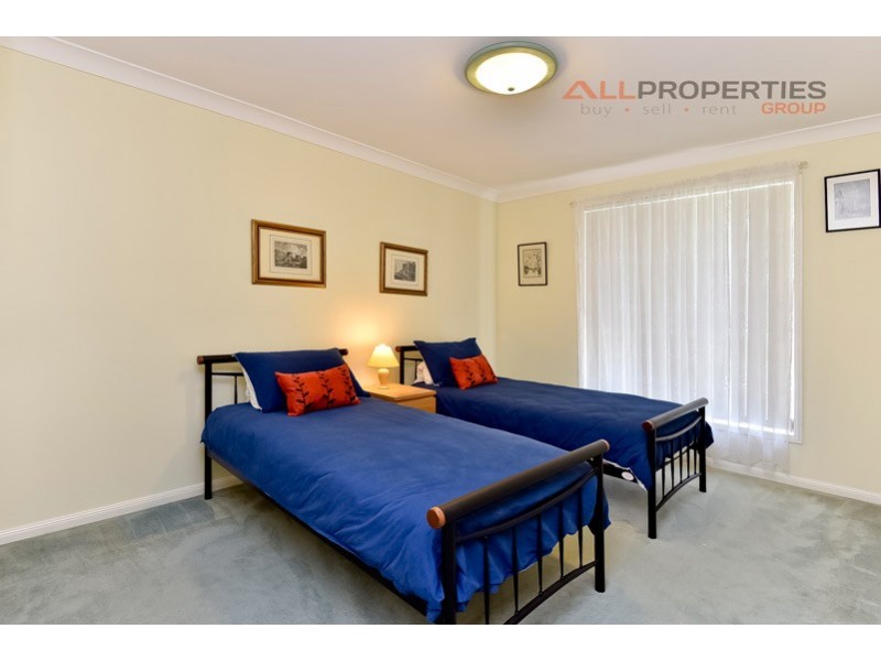 57 Conifer Street, Hillcrest QLD 4118