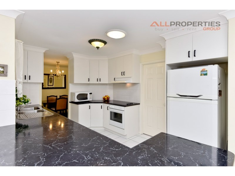 57 Conifer Street, Hillcrest QLD 4118