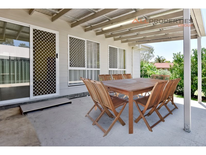 57 Conifer Street, Hillcrest QLD 4118