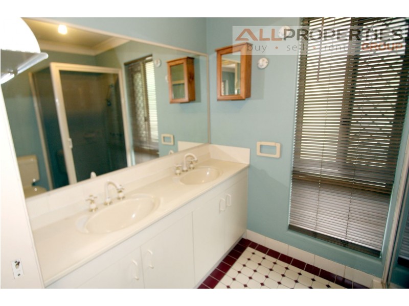 10-14 Coalstoun Court, Munruben QLD 4125