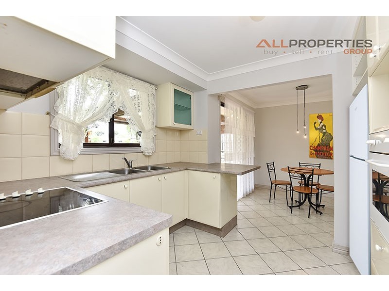 31 Dracon Street, Regents Park QLD 4118