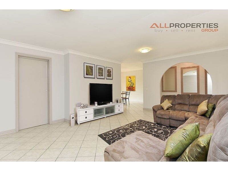 31 Dracon Street, Regents Park QLD 4118