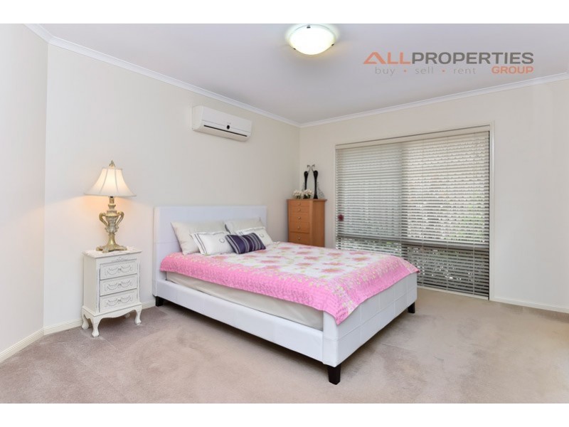 22 Sandalwood Street, Heathwood QLD 4110