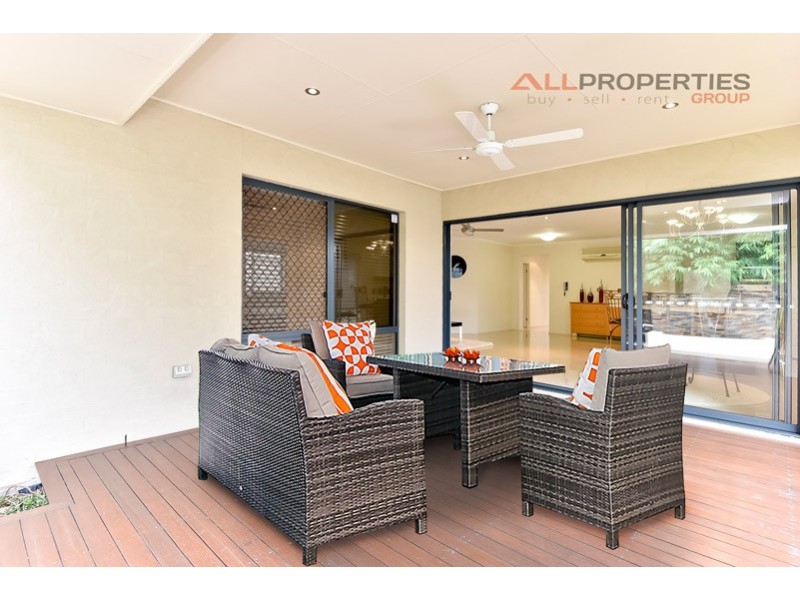 22 Sandalwood Street, Heathwood QLD 4110