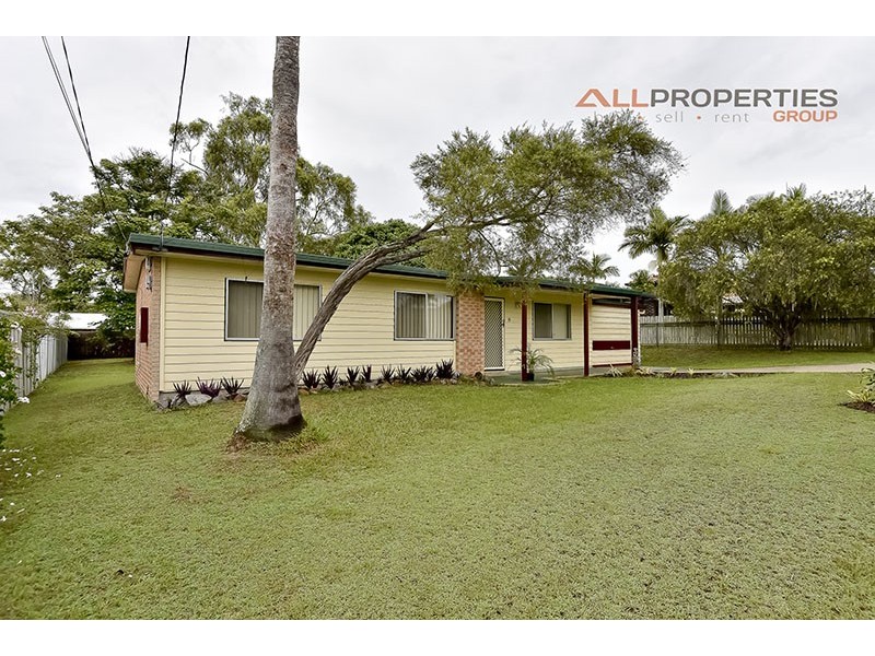8 Whitcomb Street, Hillcrest QLD 4118