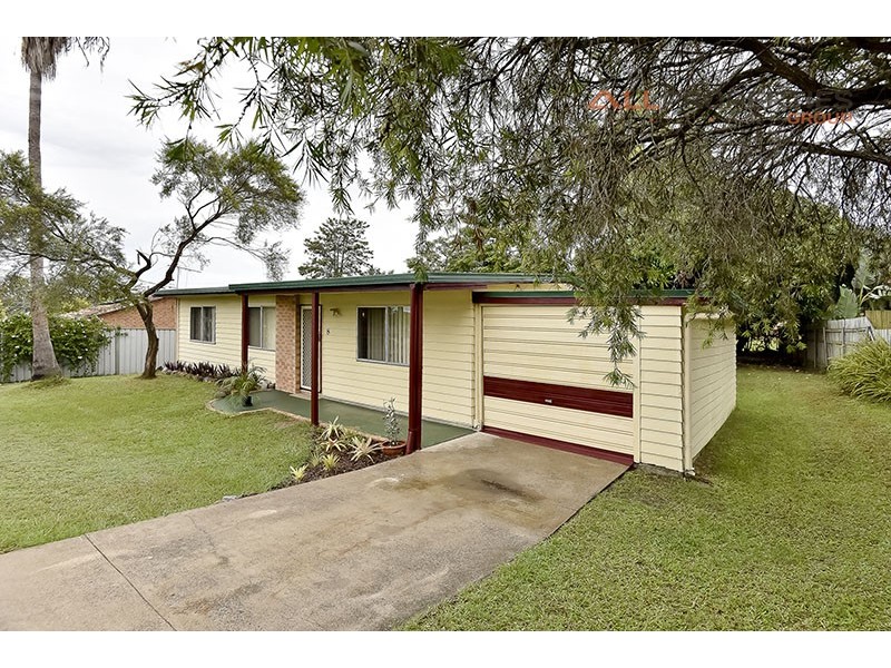 8 Whitcomb Street, Hillcrest QLD 4118