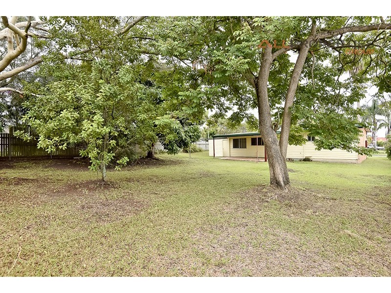 8 Whitcomb Street, Hillcrest QLD 4118