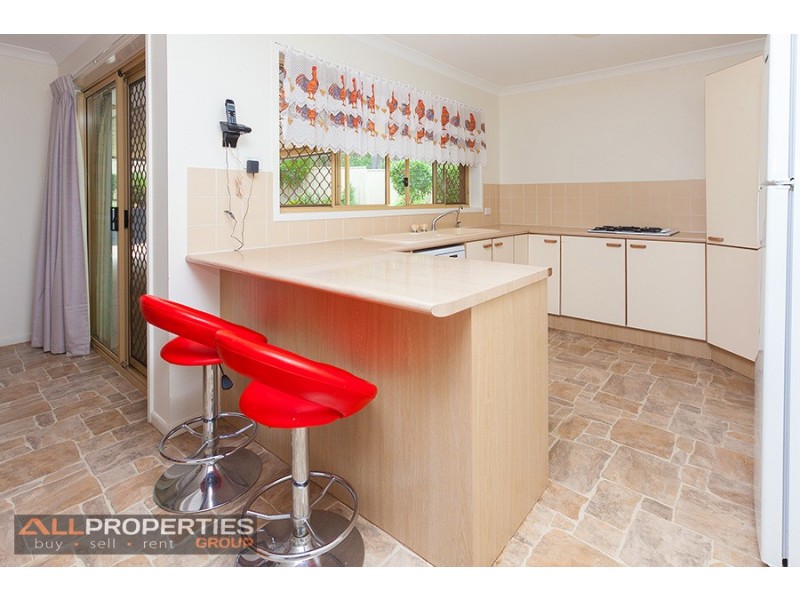 16 Rowena Ct, Boronia Heights QLD 4124