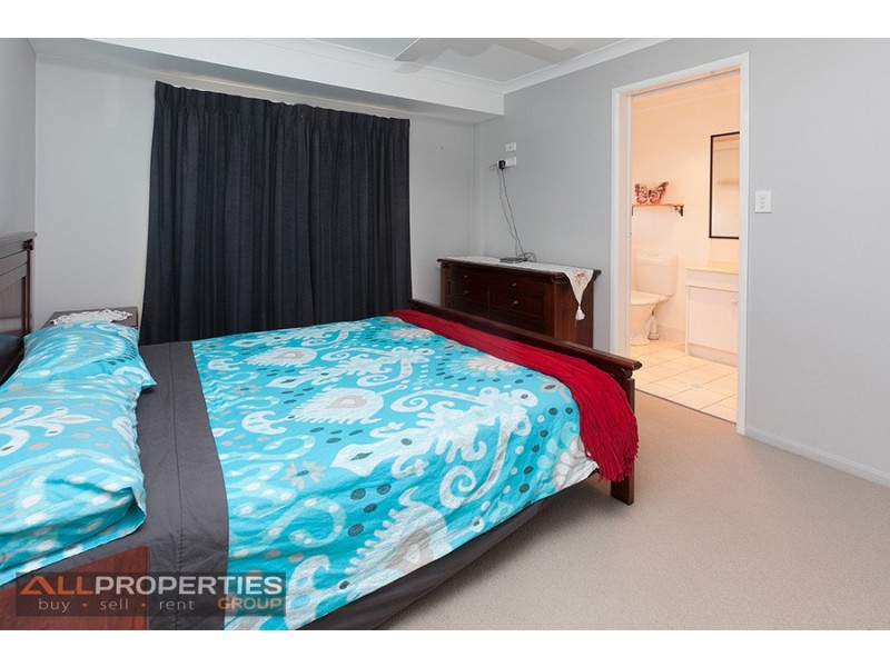 16 Rowena Ct, Boronia Heights QLD 4124