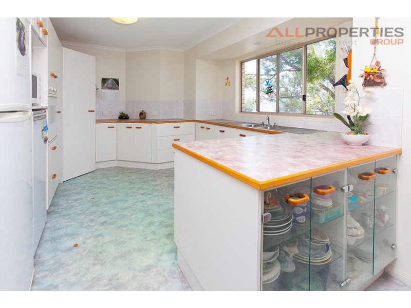 32 Warana Avenue, Steiglitz QLD 4207