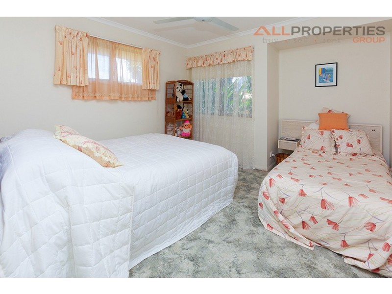 32 Warana Avenue, Steiglitz QLD 4207