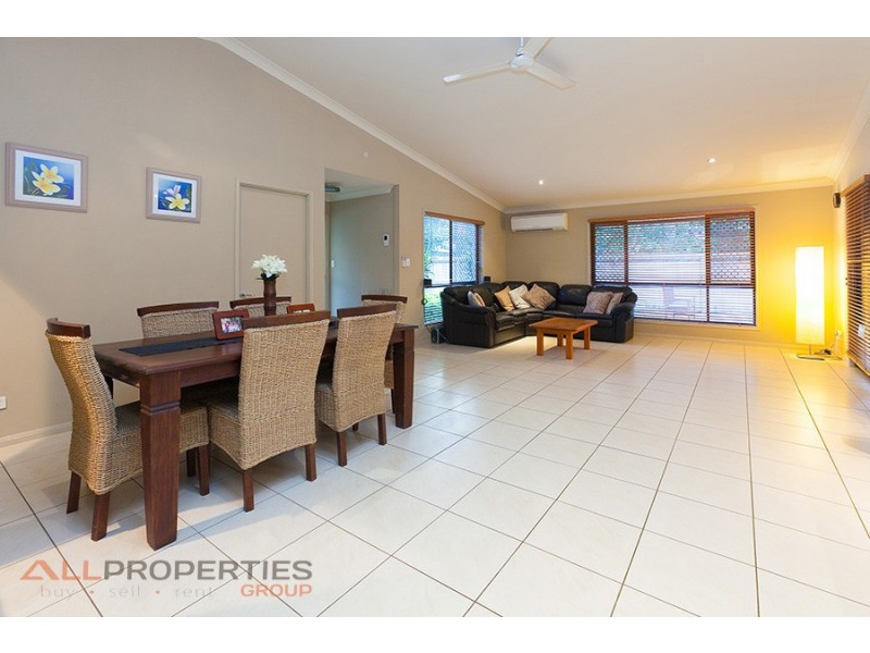 7 Greenfinch Ct, Jacobs Well QLD 4208