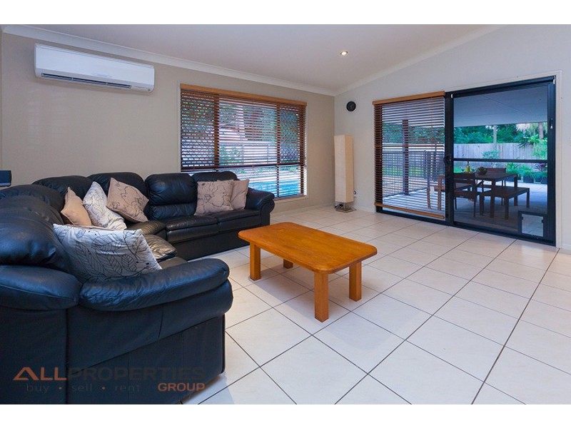 7 Greenfinch Ct, Jacobs Well QLD 4208