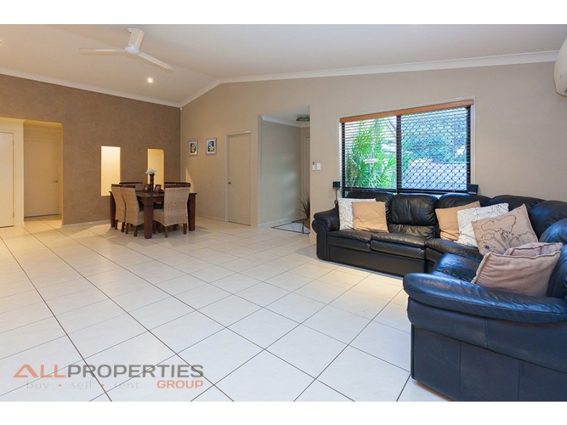 7 Greenfinch Ct, Jacobs Well QLD 4208