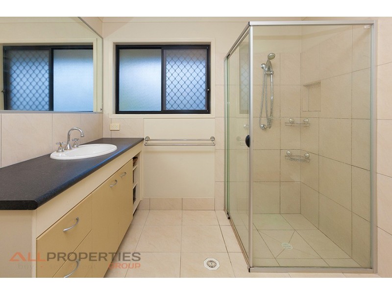 7 Greenfinch Ct, Jacobs Well QLD 4208