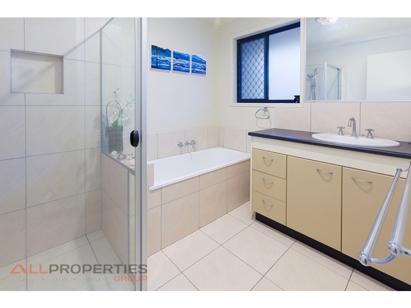 7 Greenfinch Ct, Jacobs Well QLD 4208