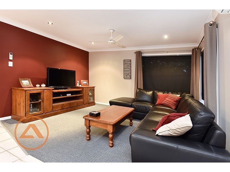 28 Diamantina St, Hillcrest QLD 4118