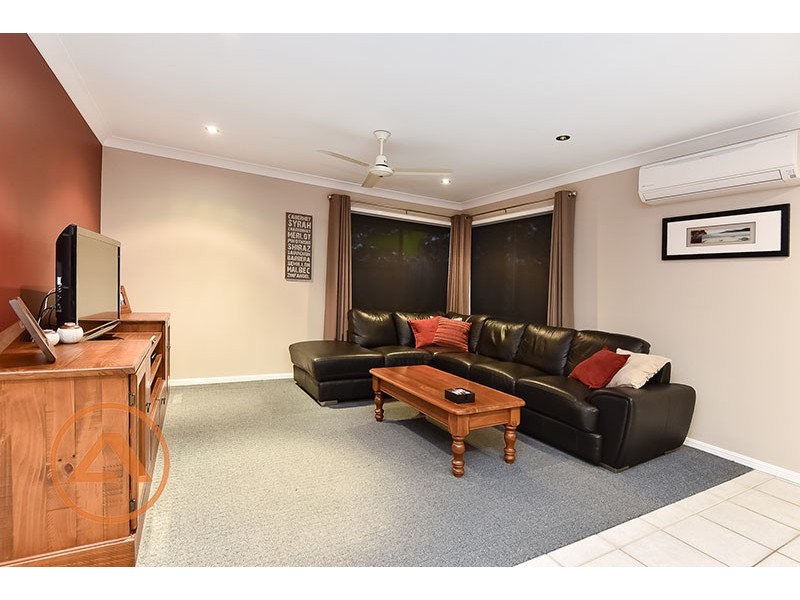 28 Diamantina St, Hillcrest QLD 4118