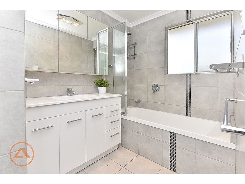 27 Lowana St, Camira QLD 4300