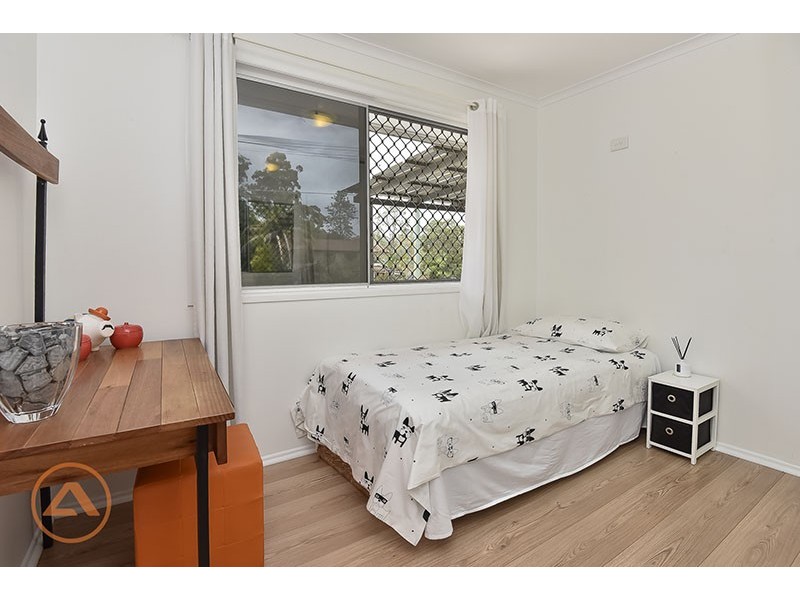 27 Lowana St, Camira QLD 4300
