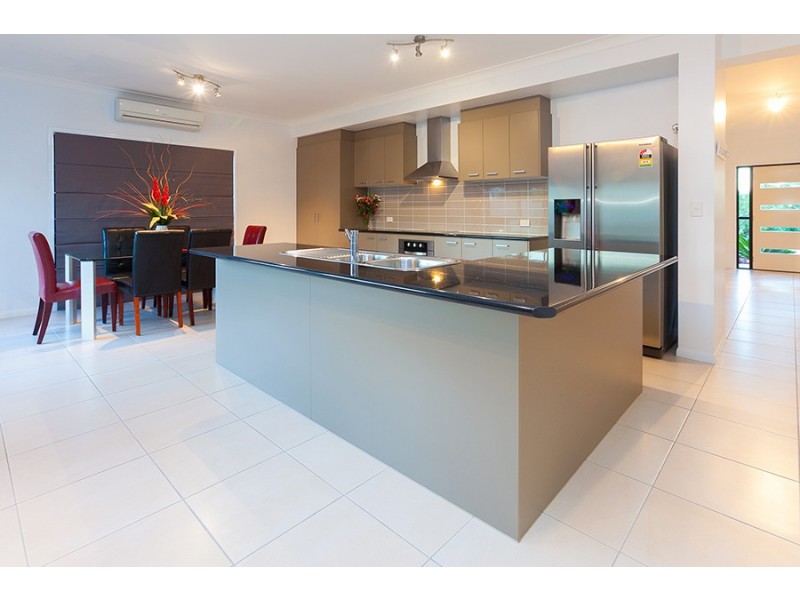 25 Homestead Circuit, Maudsland QLD 4210