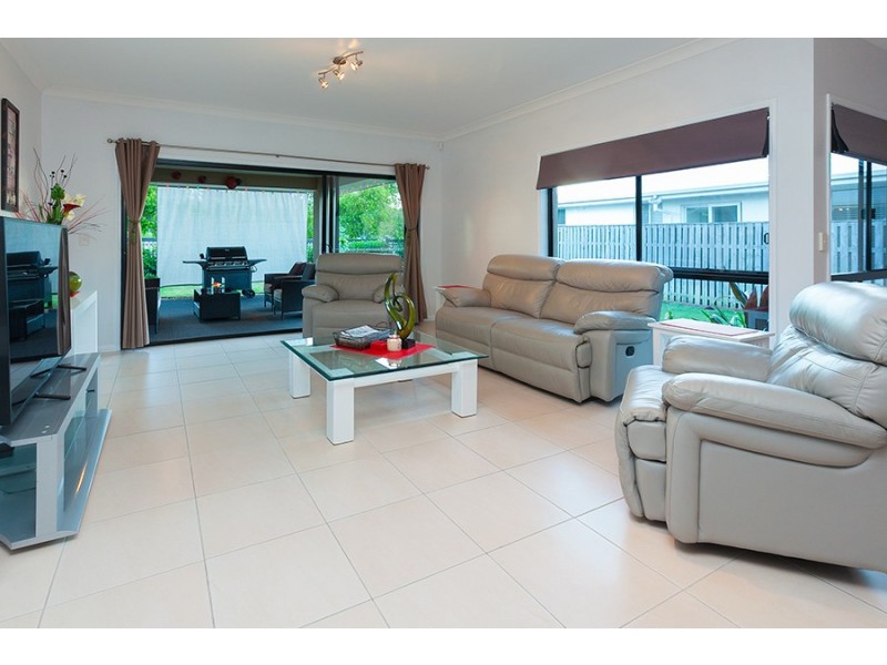 25 Homestead Circuit, Maudsland QLD 4210